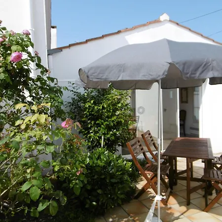 Maison Conviviale A Pour 5 Pers, Proche Centre, Animaux Admis - Fr-1-823-14 Holiday home